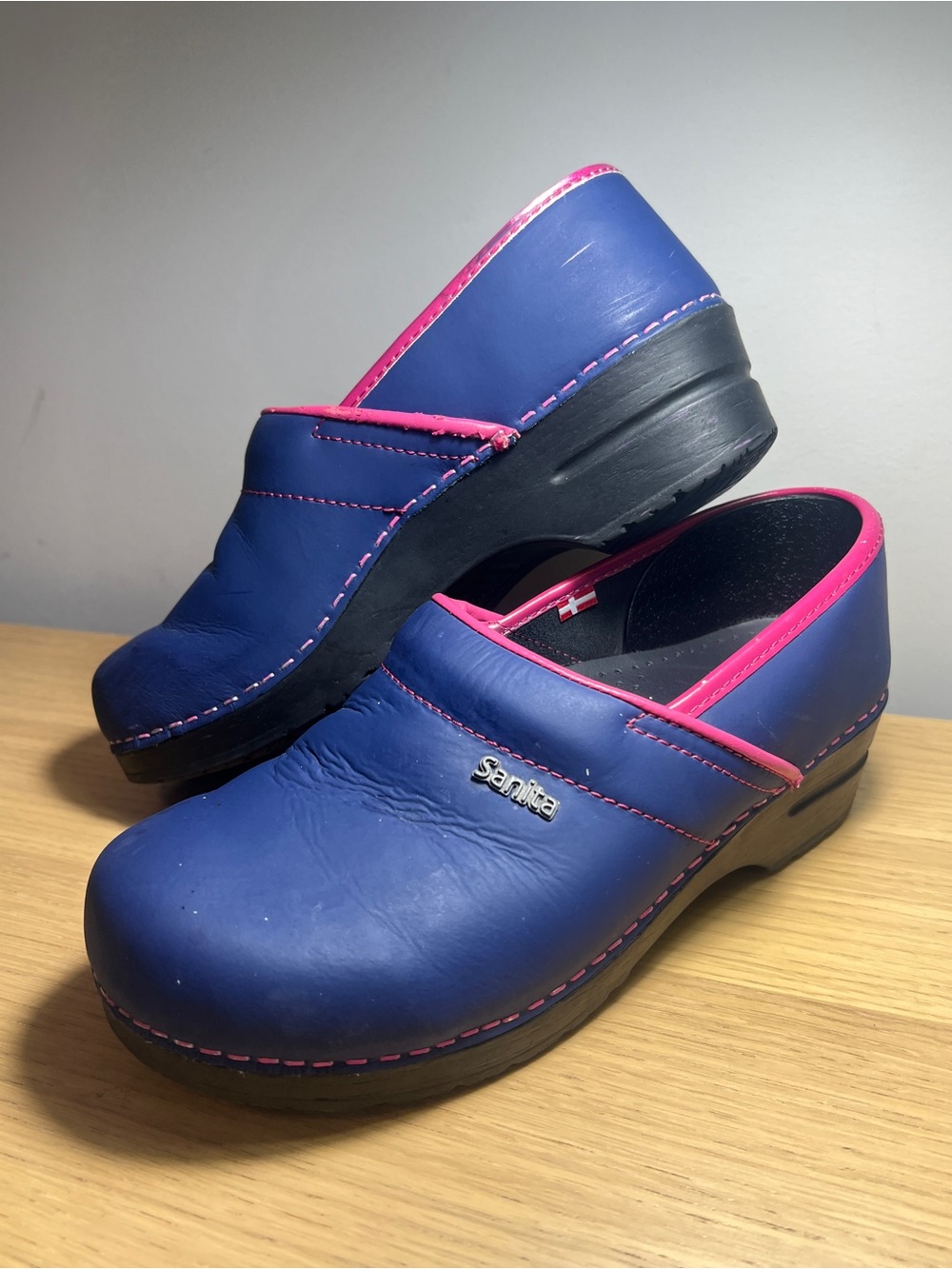 ๐Sanita Original Danish Professional Leather Clogs Blue Pink Trim size 40